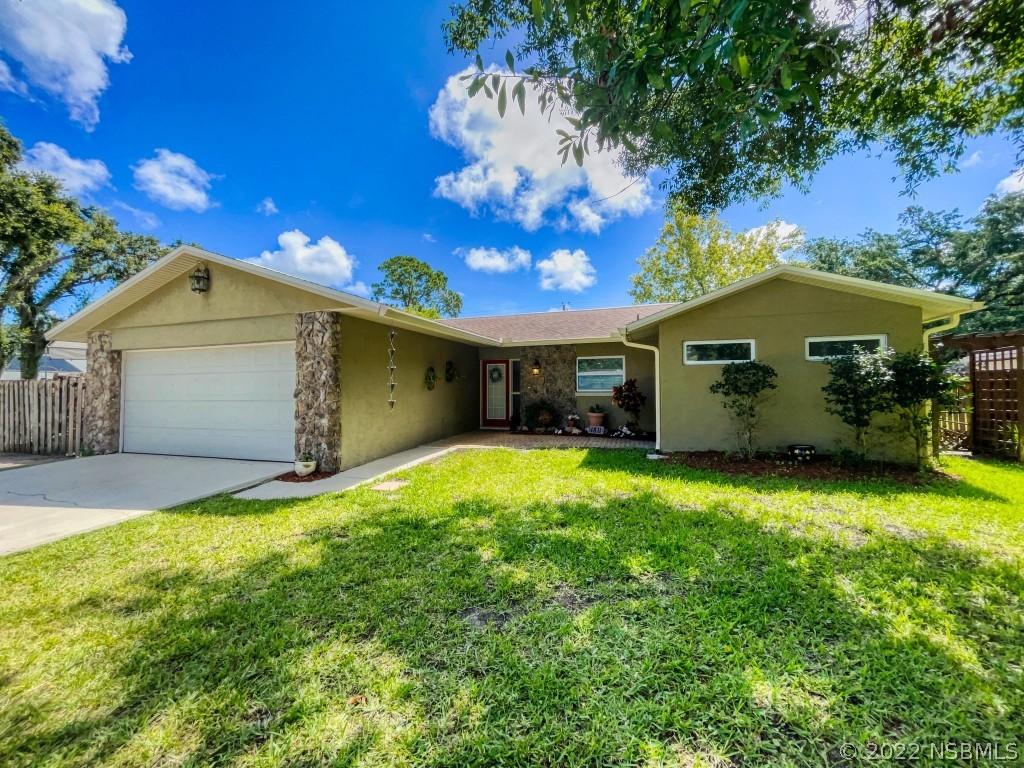 1811 Royal Palm Dr., Edgewater, FL 32132