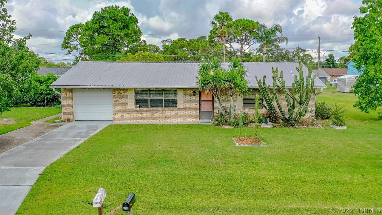 3038 Pine Tree Dr., Edgewater, FL 32141