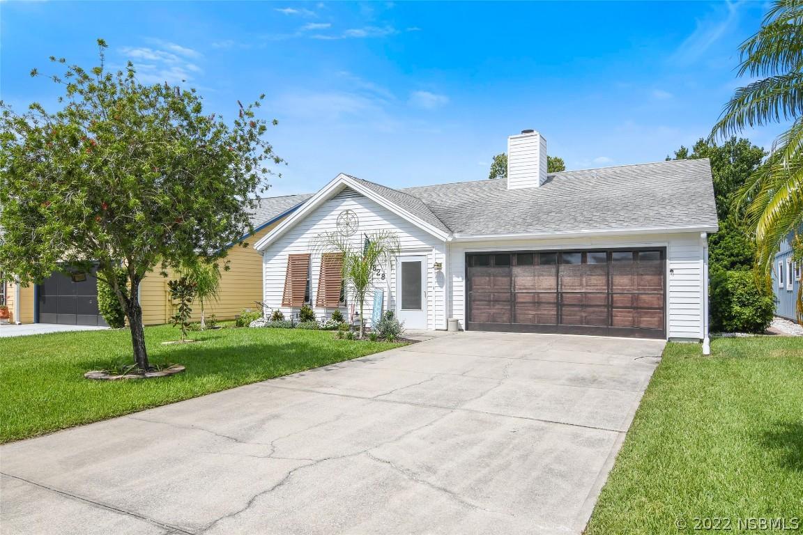 828 Island Point Dr., New Smyrna Beach, FL 32168