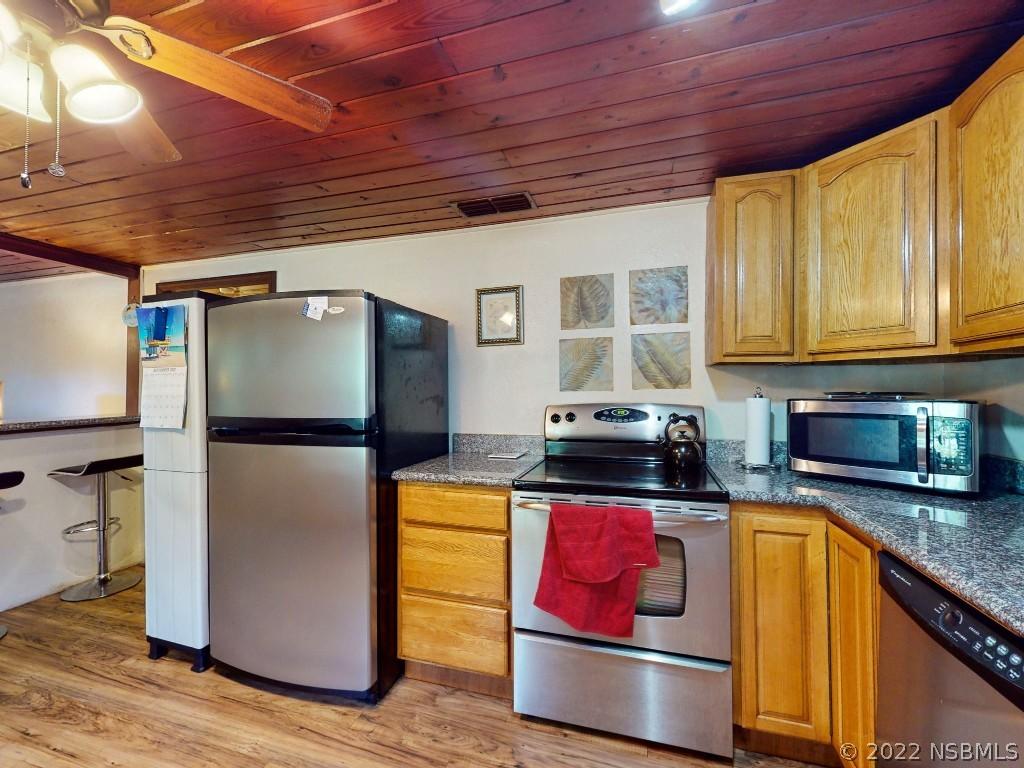 2521 Fairfax Ave., New Smyrna Beach, FL 32168