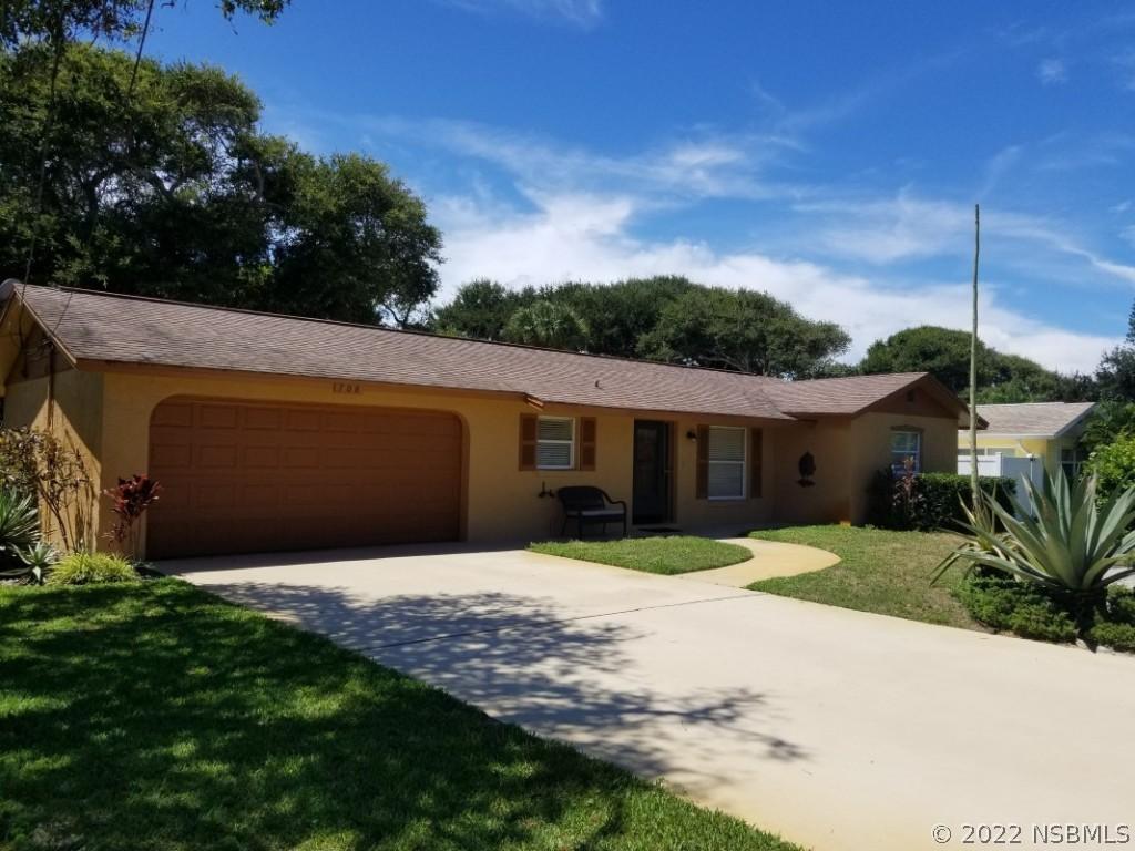 708 Evergreen St., New Smyrna Beach, FL 32169