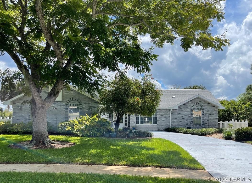 330 Pine Breeze Dr., Edgewater, FL 32141