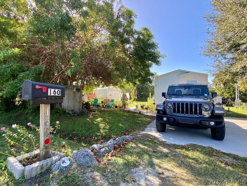 160 Mae St., Oak Hill, FL 32759