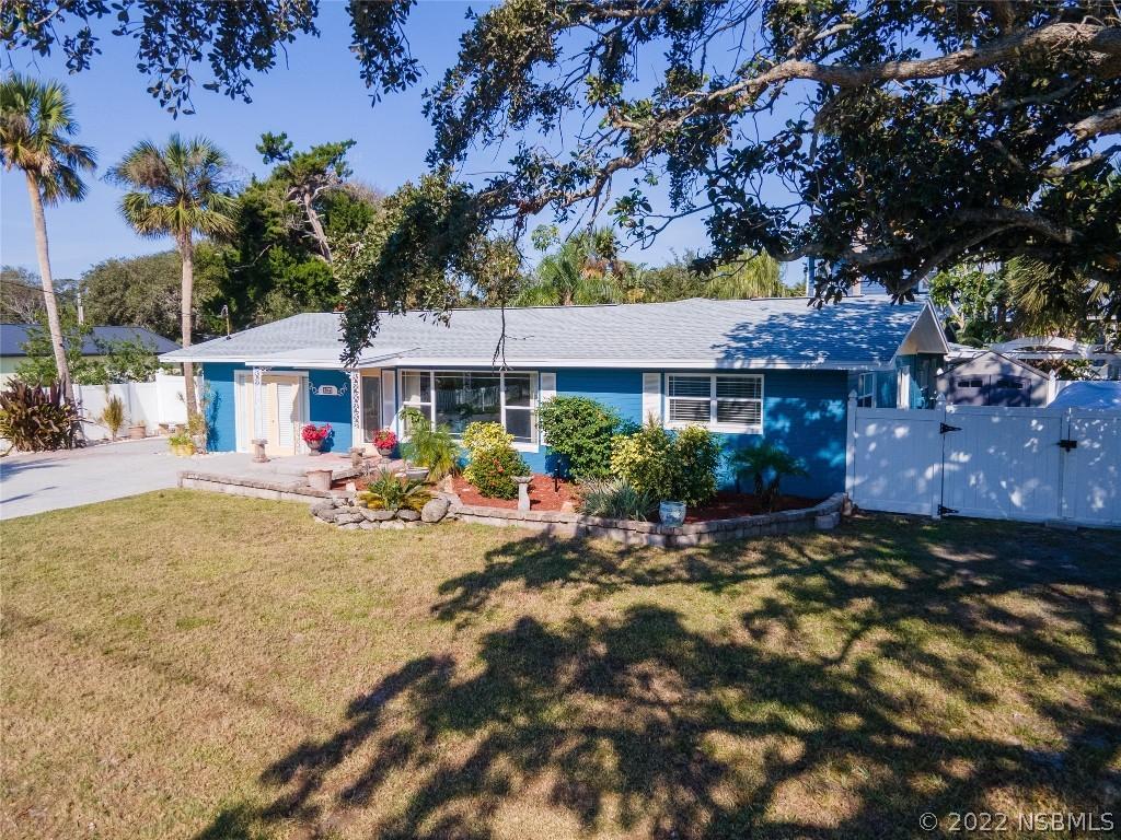 304 Cedar Ave., New Smyrna Beach, FL 32169