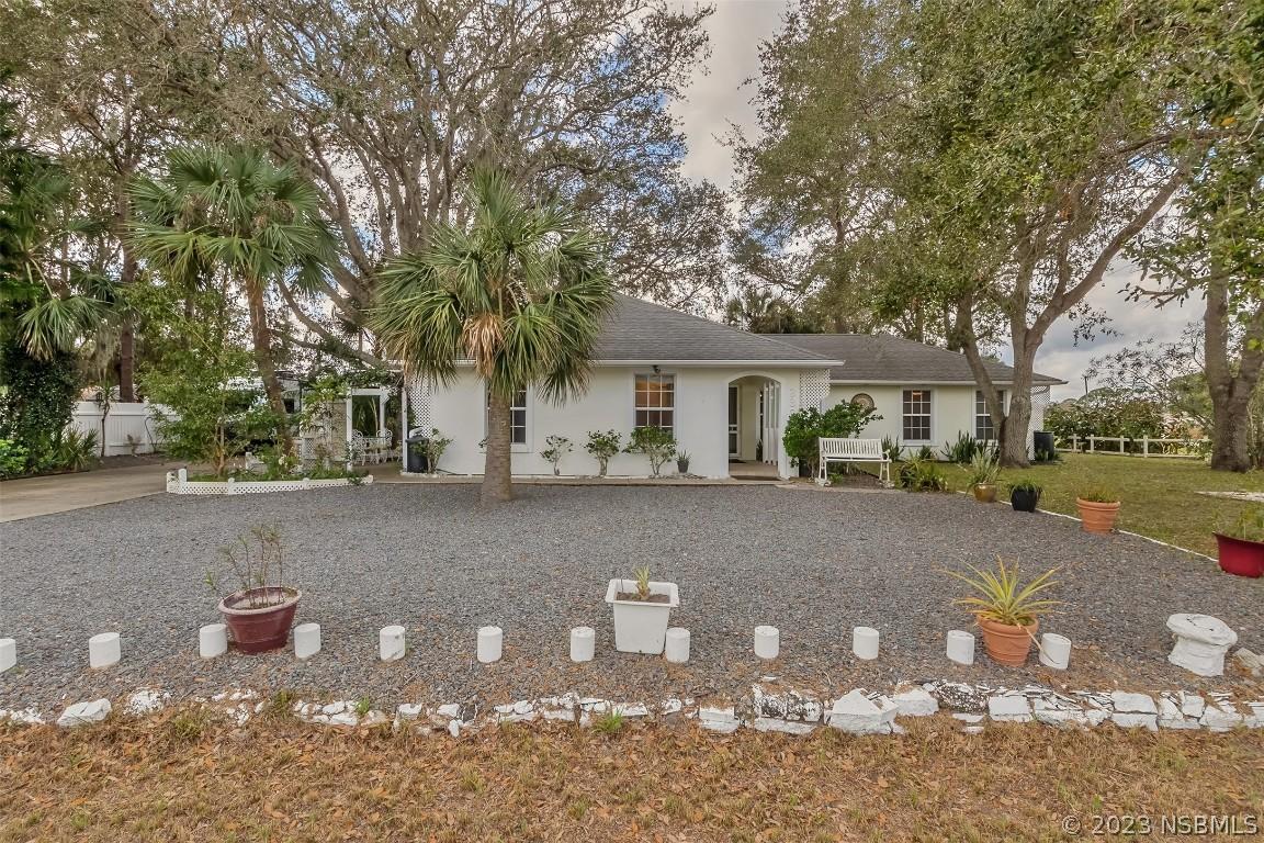 2304 Date Palm Dr., Edgewater, FL 32141