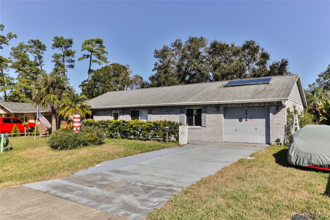 1719 Sabal Palm Dr., Edgewater, FL 32132