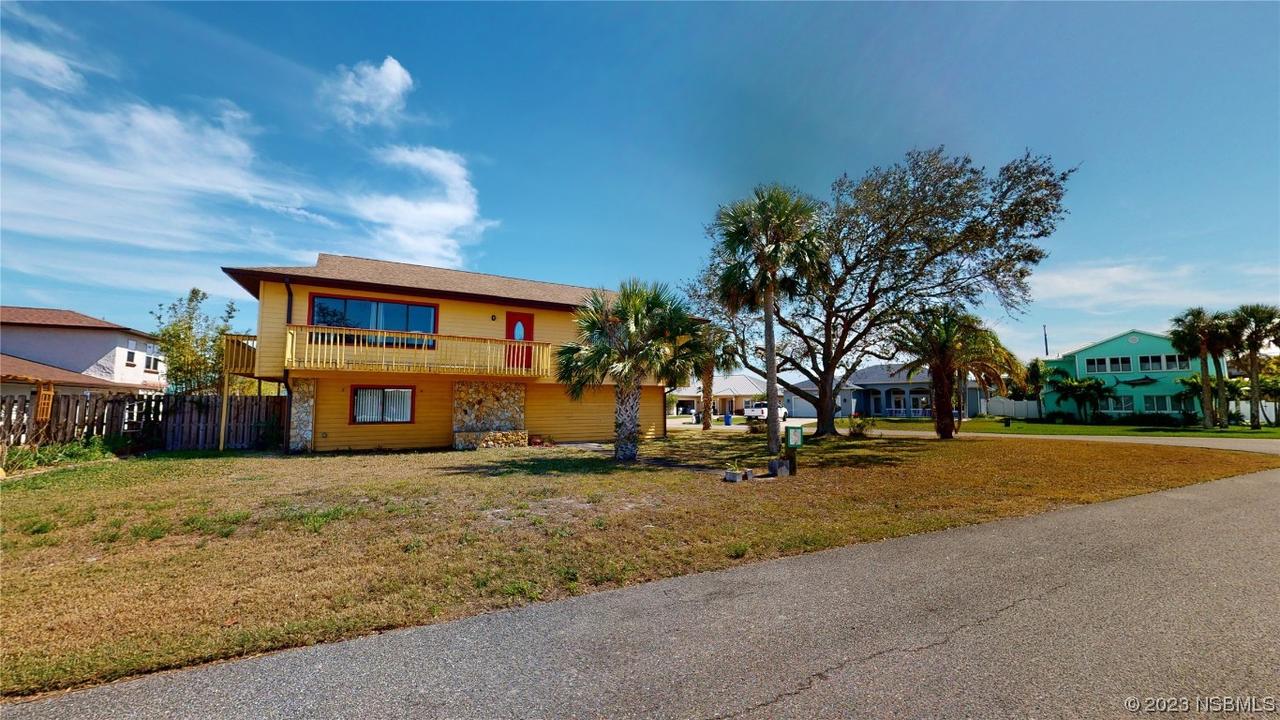 15 Richmond Dr., New Smyrna Beach, FL 32169
