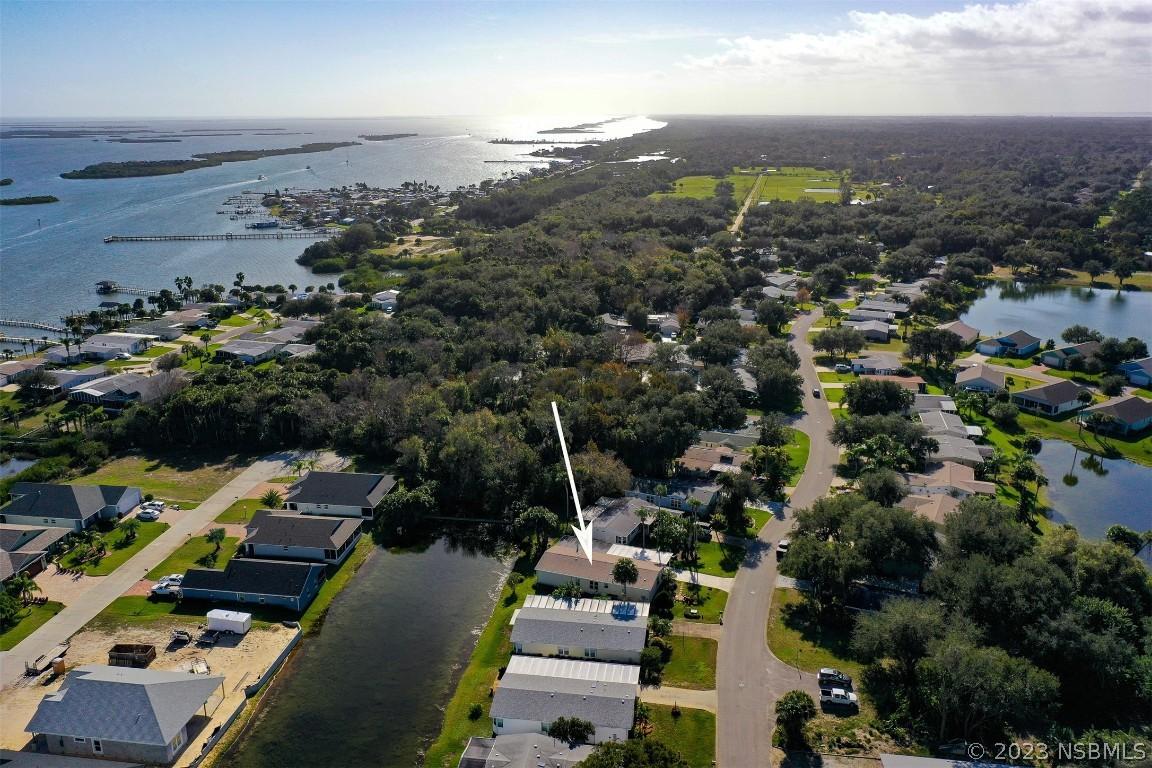 463 Sioux Blvd., Oak Hill, FL 32759