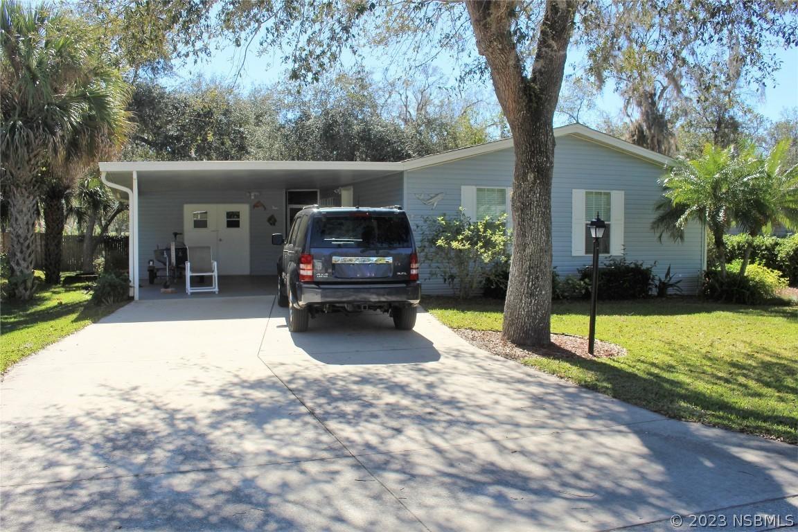 321 Water Landing Dr., Oak Hill, FL 32759