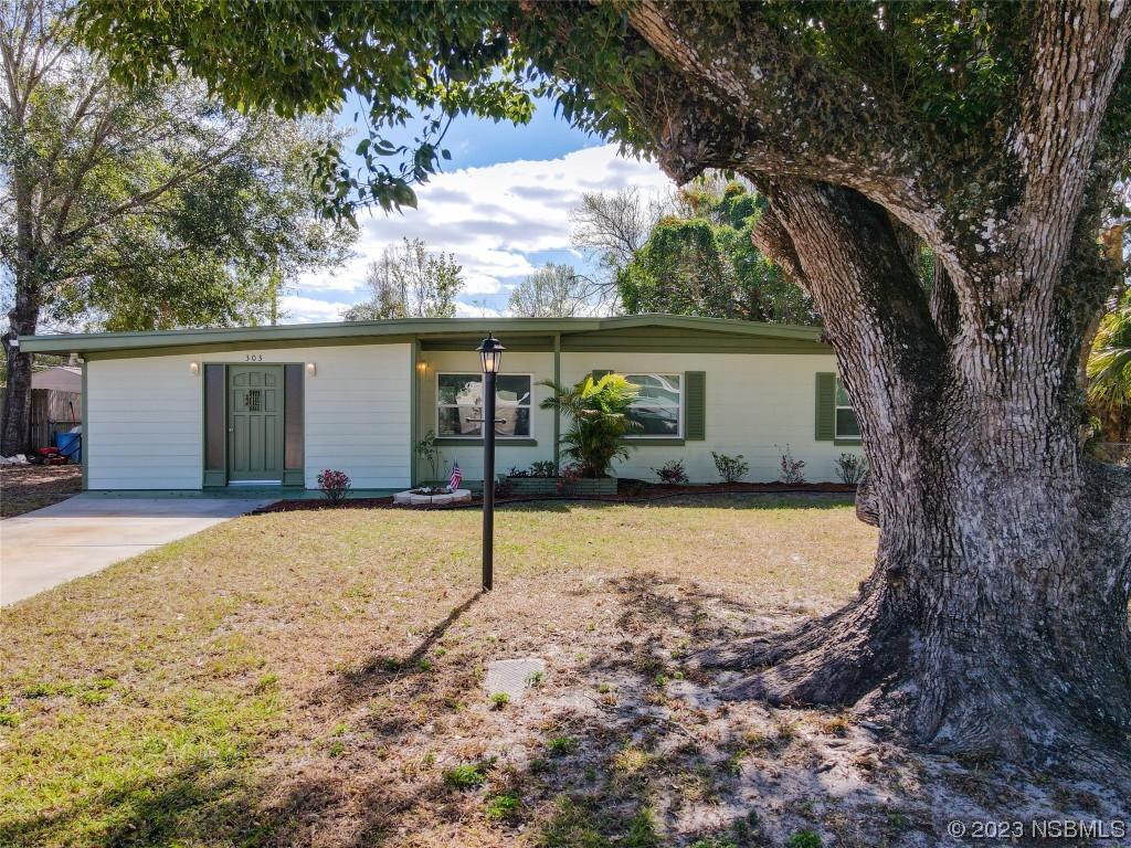 303 Collins Dr., Sanford, FL 32773