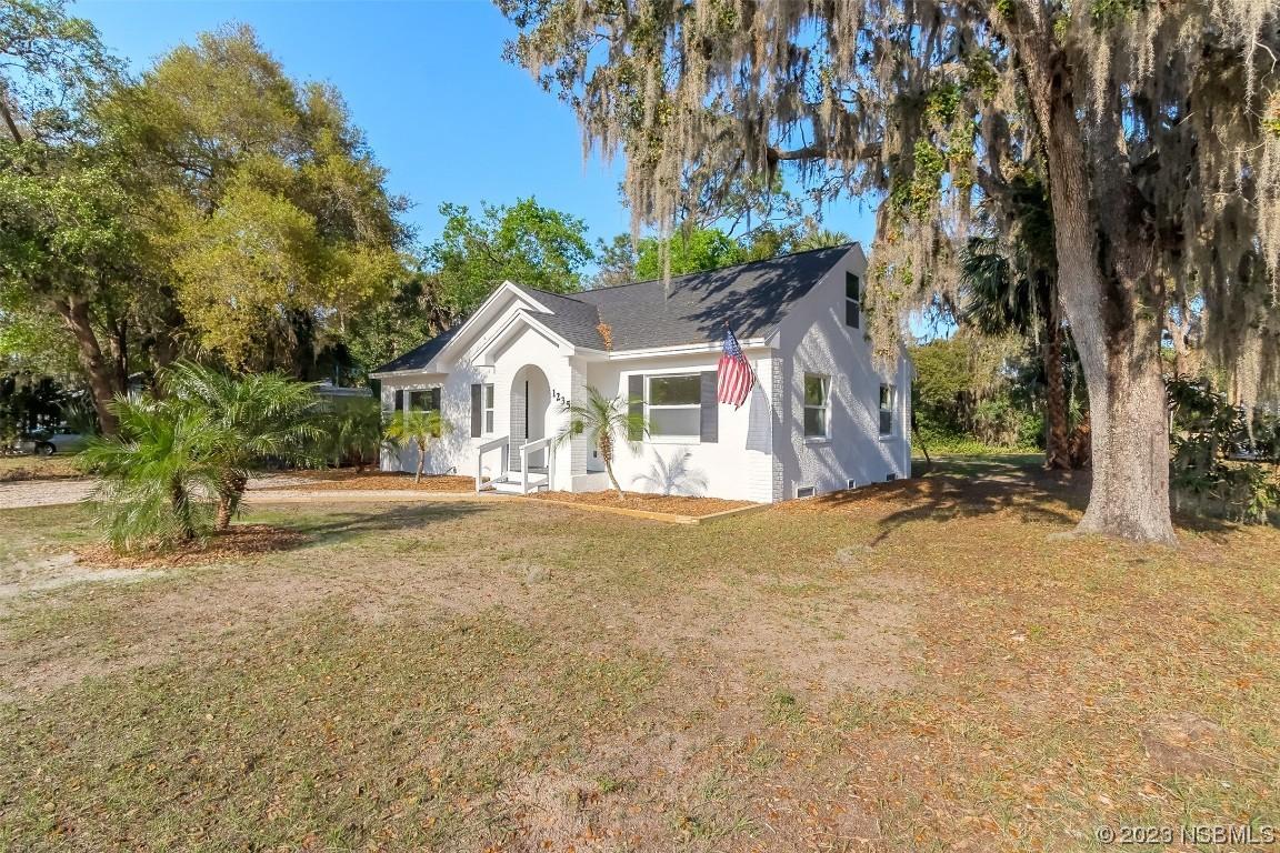 1235 Palmetto St., New Smyrna Beach, FL 32168