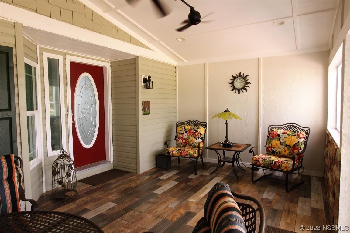 431 Sioux Blvd., Oak Hill, FL 32759