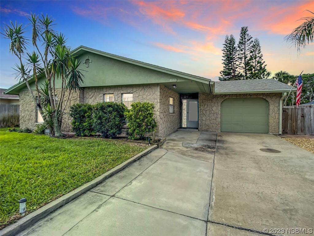 4642 Saxon Dr., New Smyrna Beach, FL 32169
