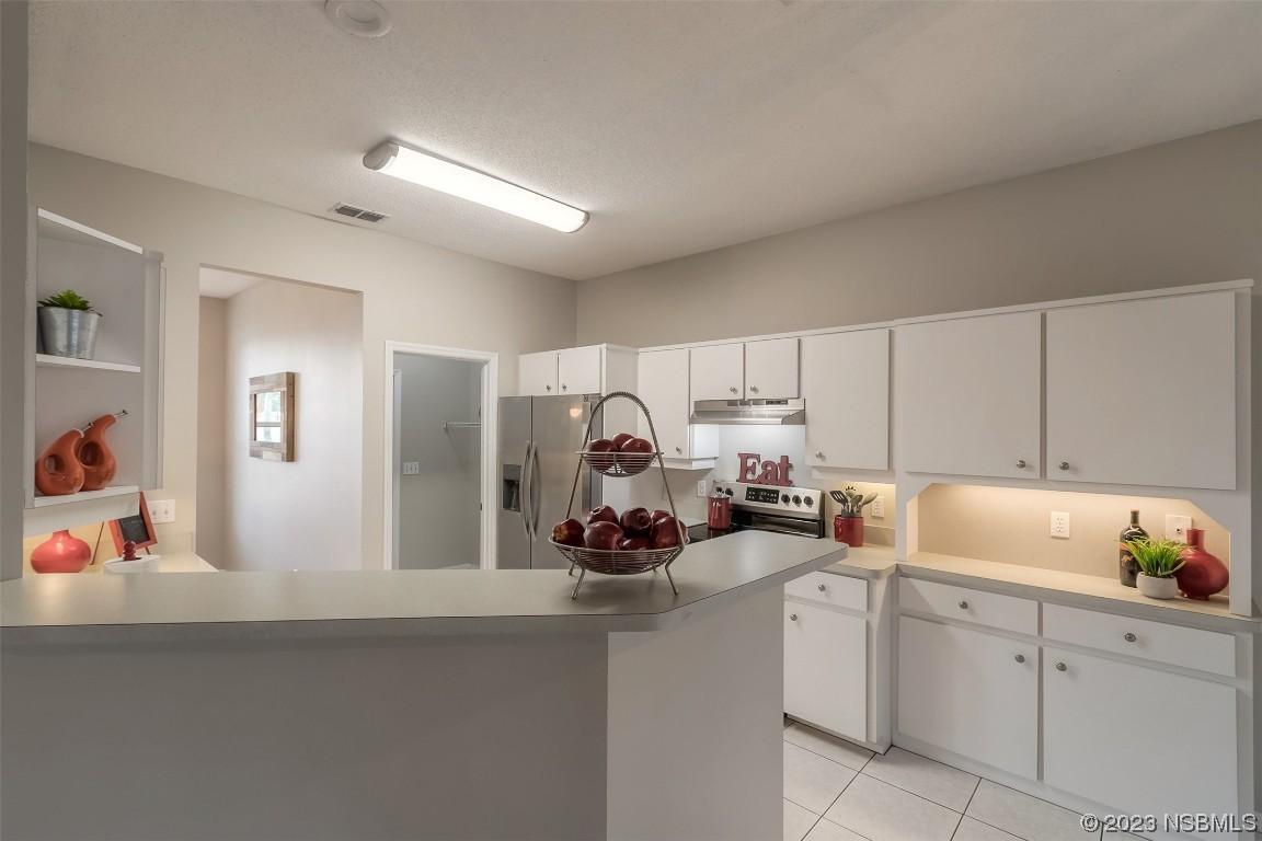 2215 Travelers Palm Dr., Edgewater, FL 32132
