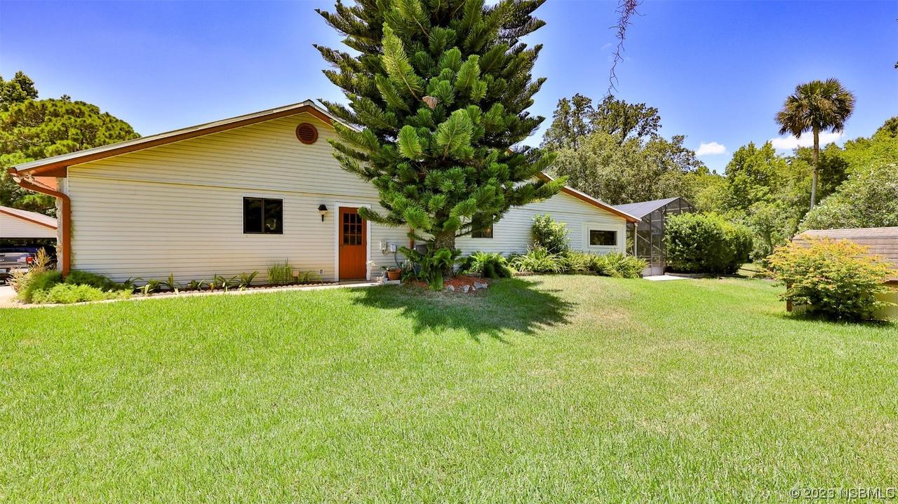 1142 Volco Rd., Edgewater, FL 32141