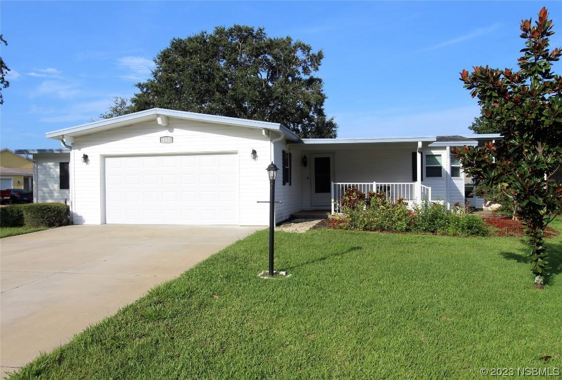 442 Sioux Blvd., Oak Hill, FL 32759