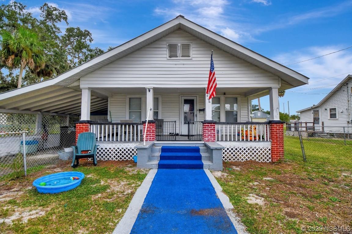 666 Dora St., New Smyrna Beach, FL 32168