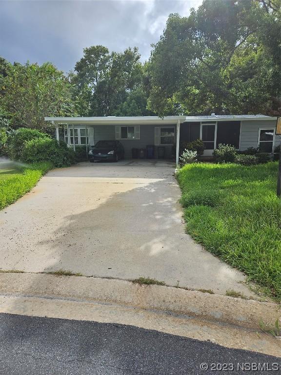 508 Halyard Cir., Edgewater, FL 32141
