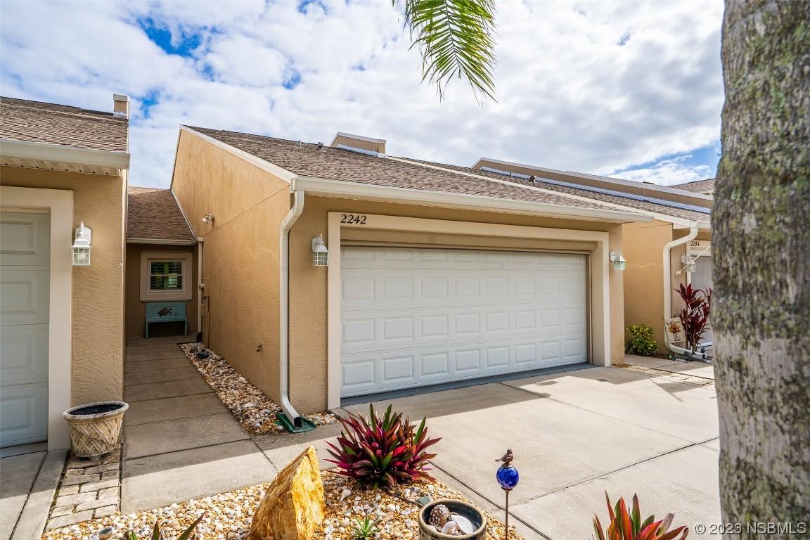 2242 Hawks Cove Cir., New Smyrna Beach, FL 32168