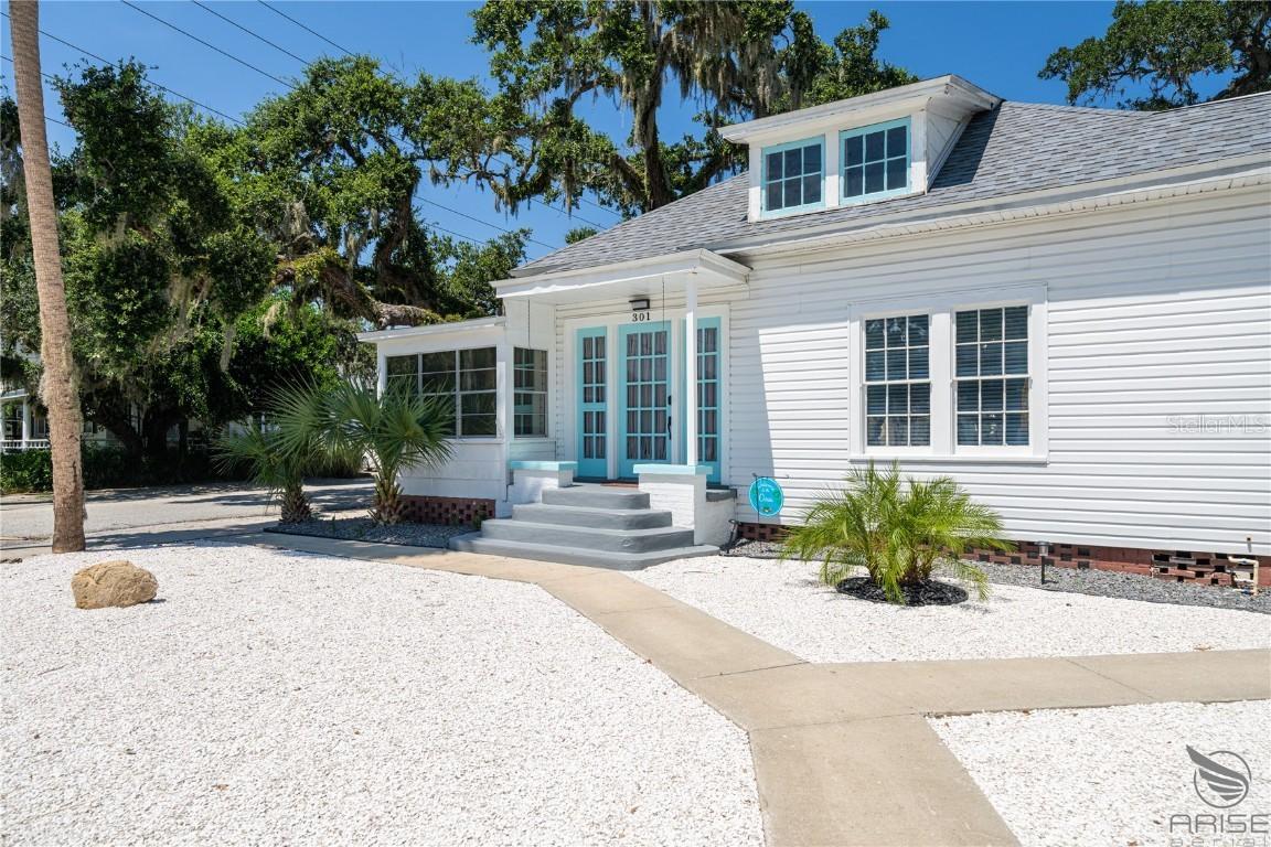 301 Live Oak St., New Smyrna Beach, FL 32168