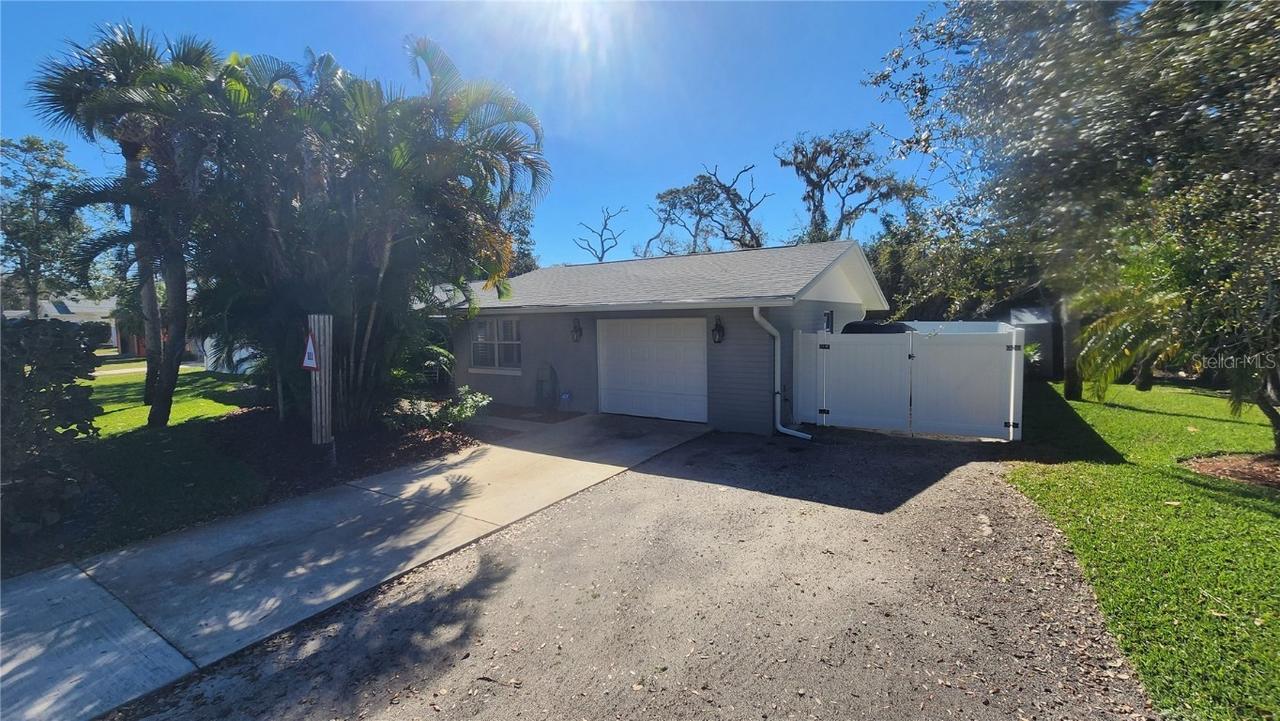 111 Oakwood Ave., New Smyrna Beach, FL 32169