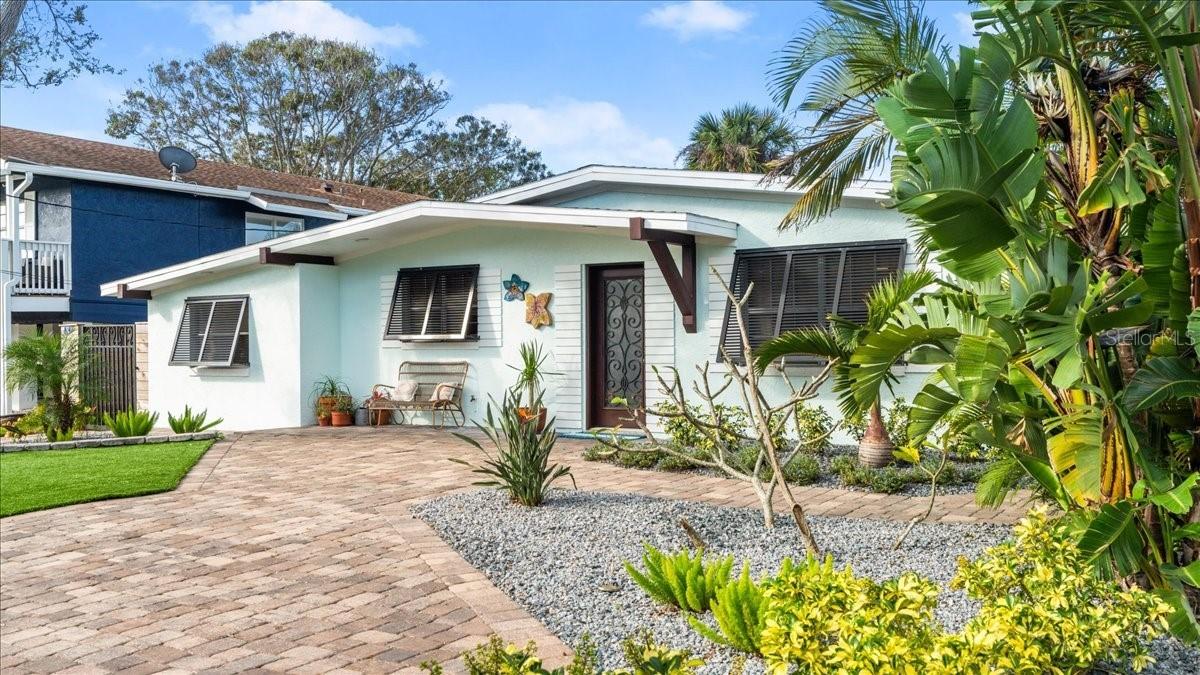 624 S Pine St., New Smyrna Beach, FL 32169