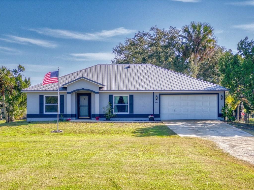 977 Bay Dr., New Smyrna Beach, FL 32168