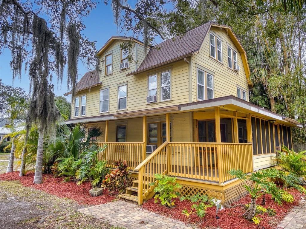 810 Magnolia St., New Smyrna Beach, FL 32168