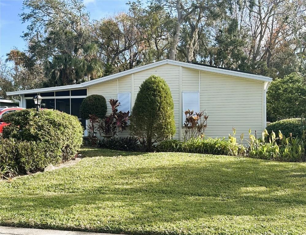 451 Sioux Blvd., Oak Hill, FL 32759