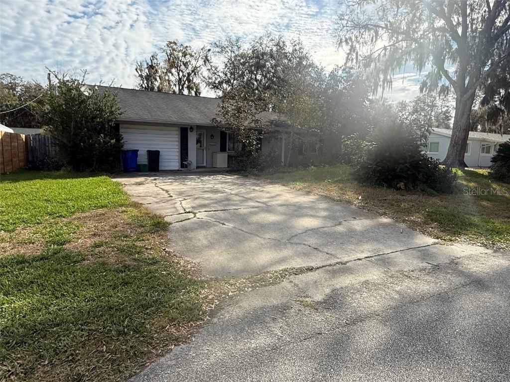 2225 Pine Tree Dr., Edgewater, FL 32141