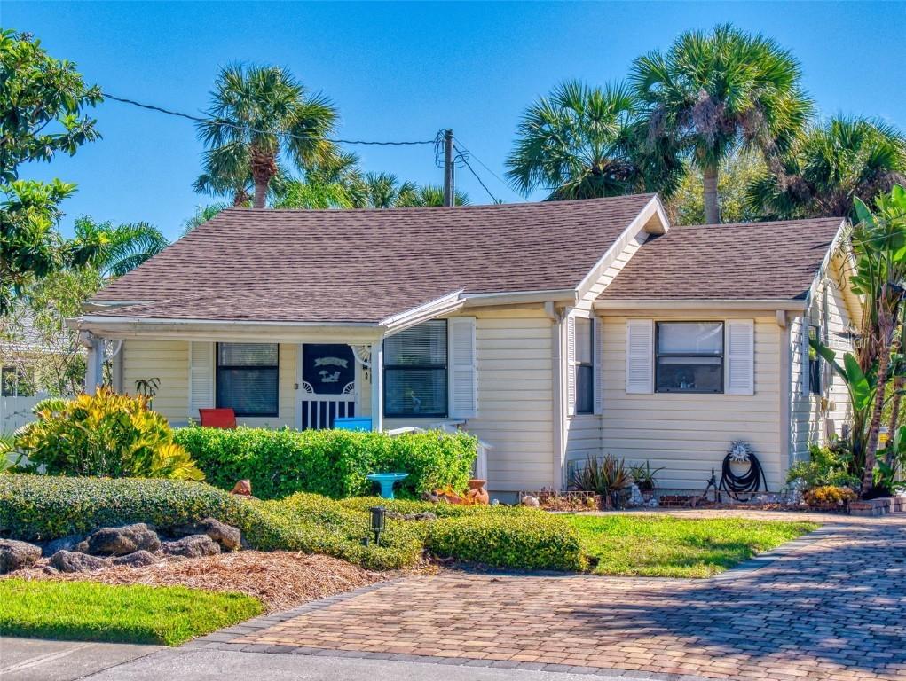 603 N Peninsula Ave., New Smyrna Beach, FL 32169