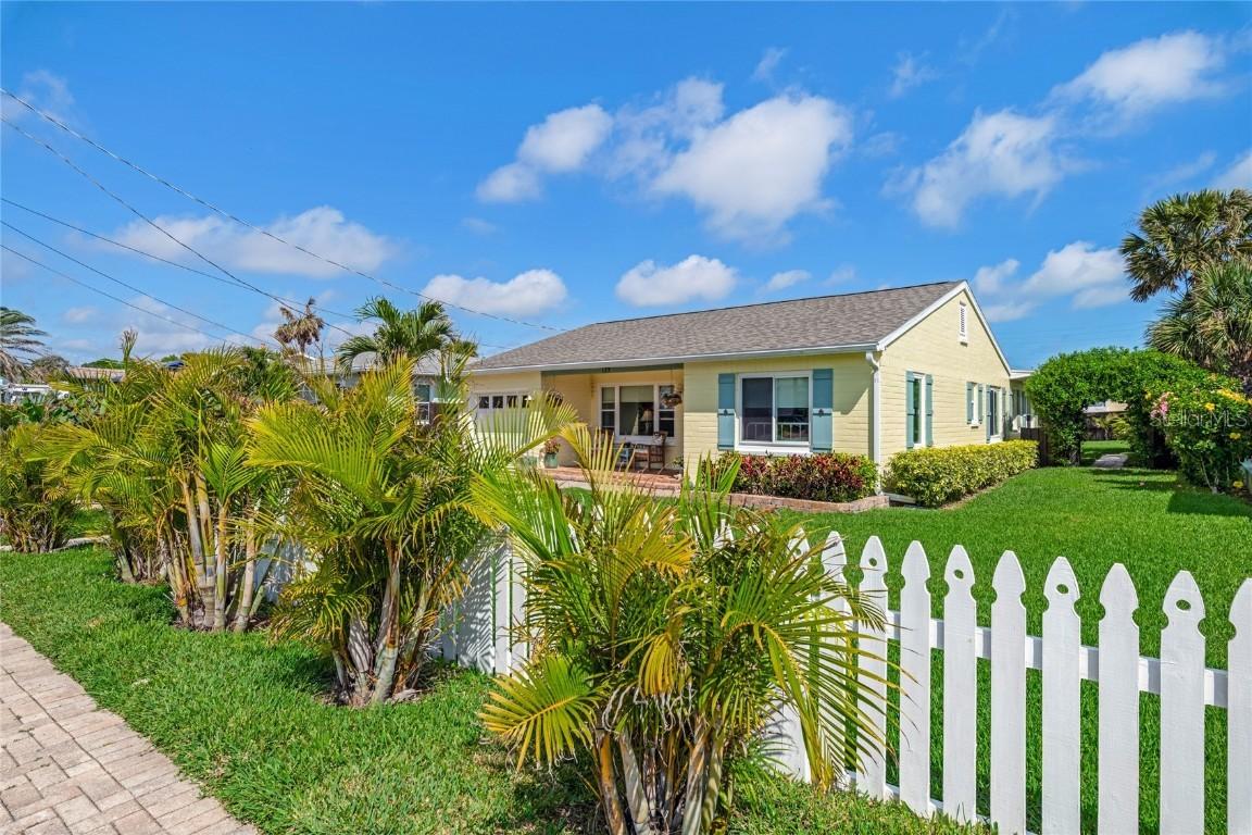127 Flamingo Ave., Daytona Beach, FL 32118