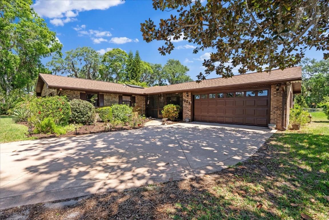 1905 Pine Tree Dr., Edgewater, FL 32141