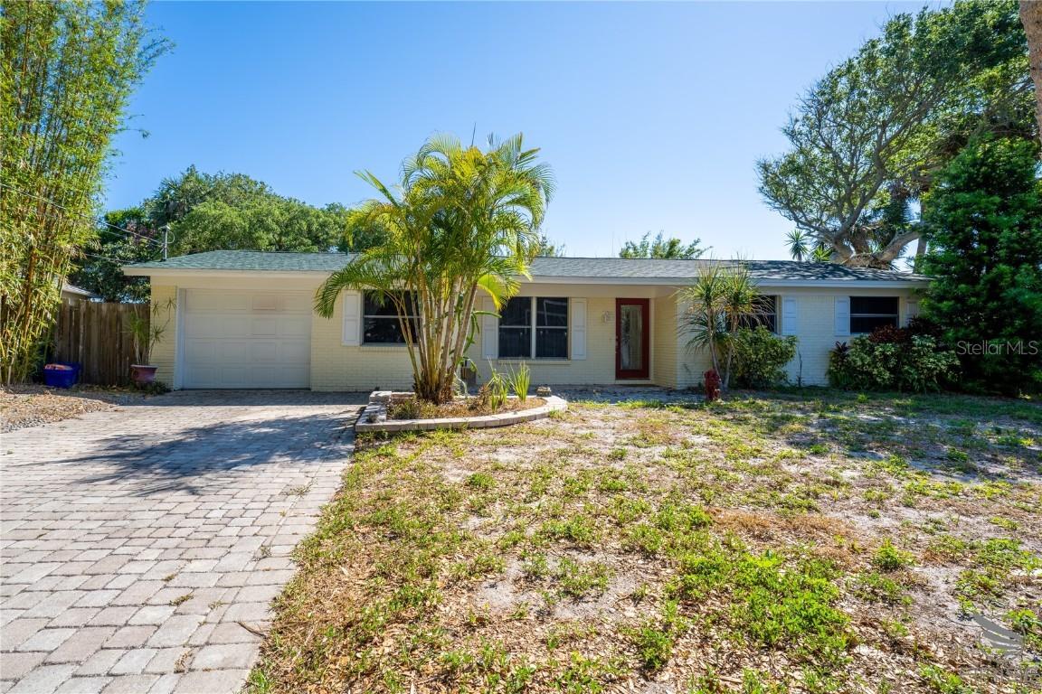 1 Carley Cir., New Smyrna Beach, FL 32169