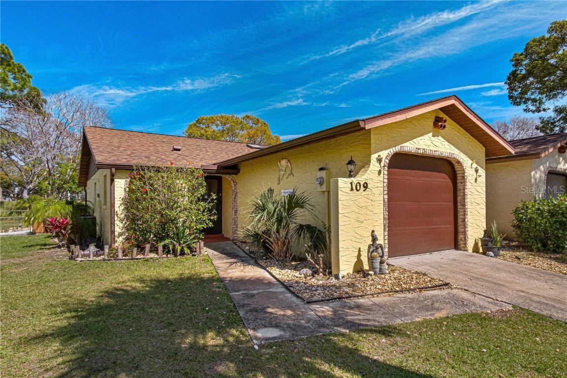 109 Shangri La Cir., Edgewater, FL 32132