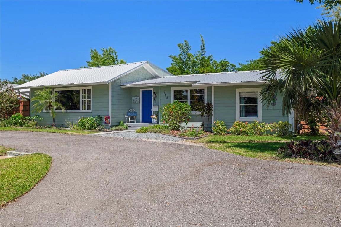 913 Palmetto St., New Smyrna Beach, FL 32168