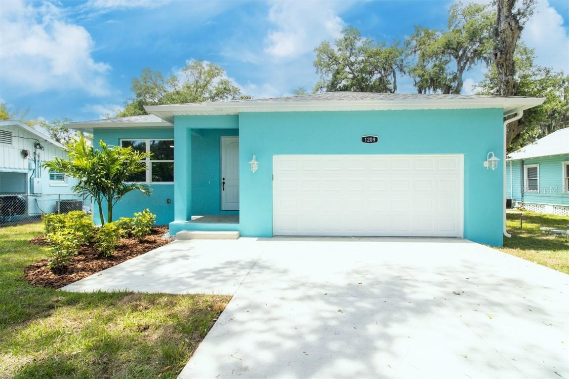 1209 Palmetto St., New Smyrna Beach, FL 32168