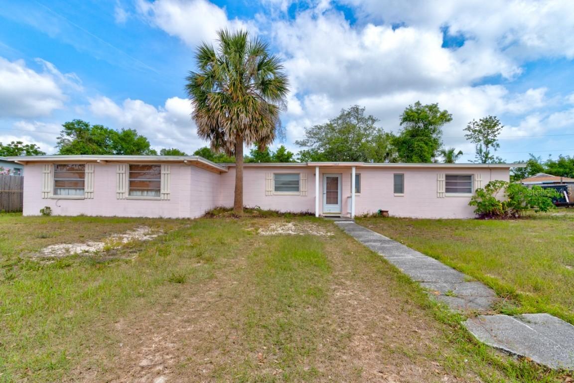 1302 Westwood Dr., Daytona Beach, FL 32117