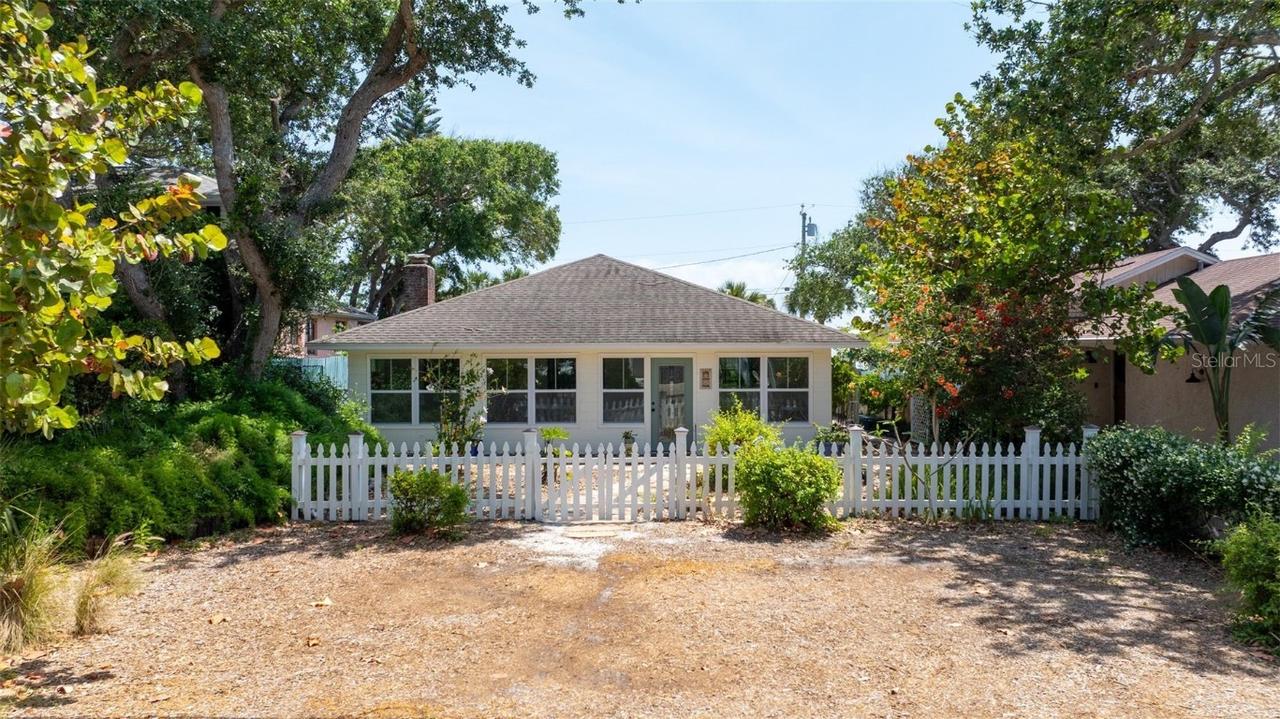 825 E 23rd Ave., New Smyrna Beach, FL 32169