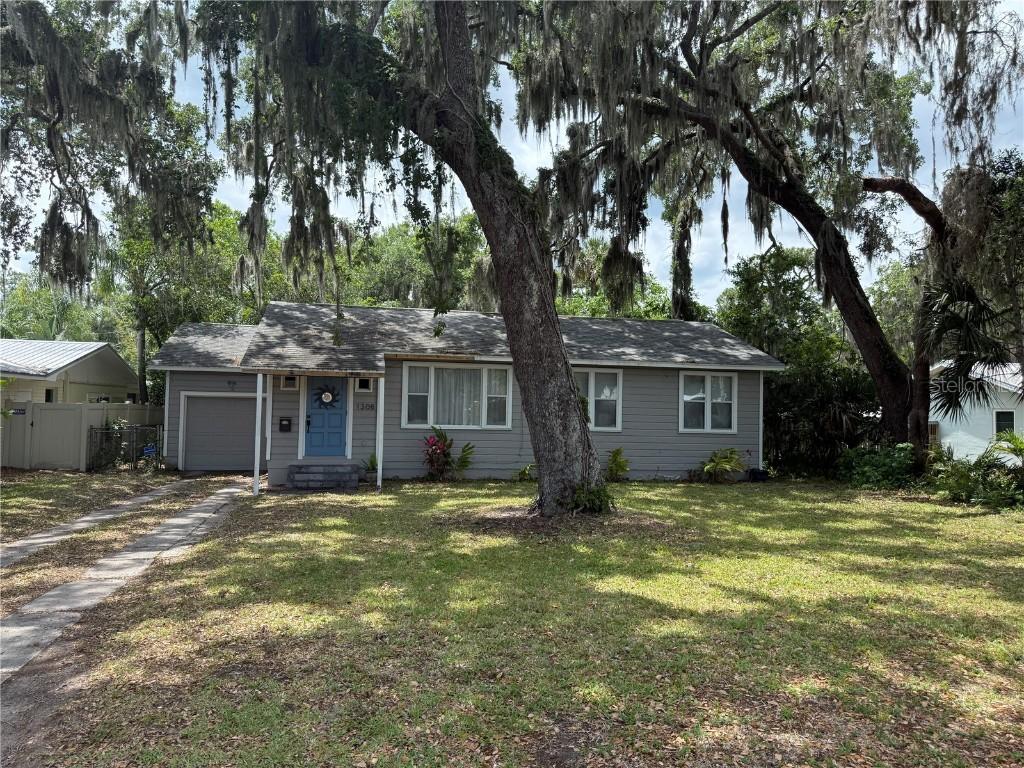 1308 Live Oak St., New Smyrna Beach, FL 32168