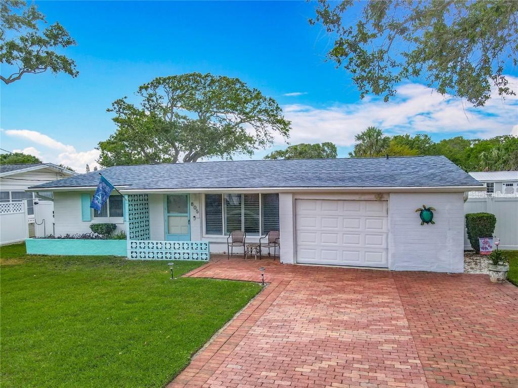 805 E 15th Ave., New Smyrna Beach, FL 32169