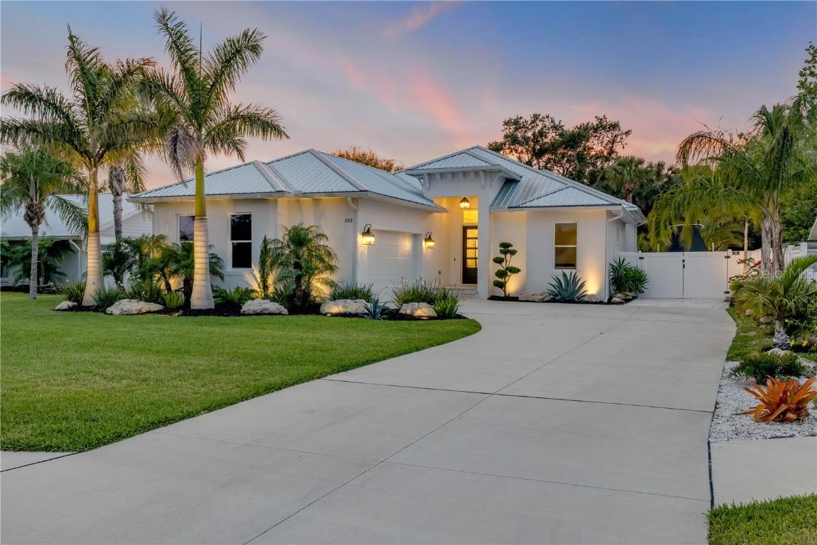 102 Inlet Shores Dr., New Smyrna Beach, FL 32168