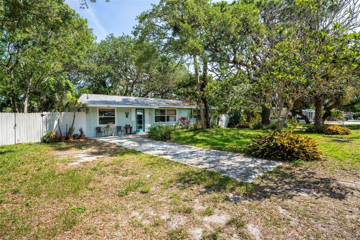 804 E 12th Ave., New Smyrna Beach, FL 32169