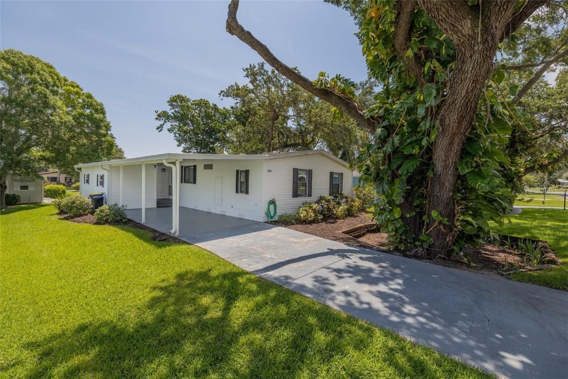 209 Schooner Ave., Edgewater, FL 32141