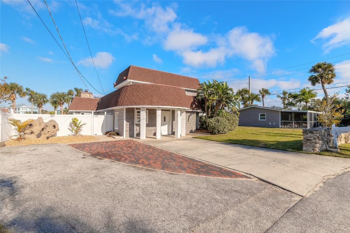 2900 S Peninsula Dr., Daytona Beach, FL 32118