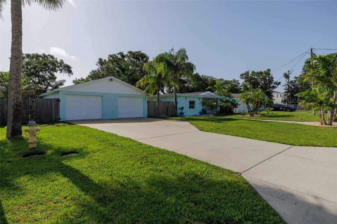 653 Goodwin Ave., New Smyrna Beach, FL 32169
