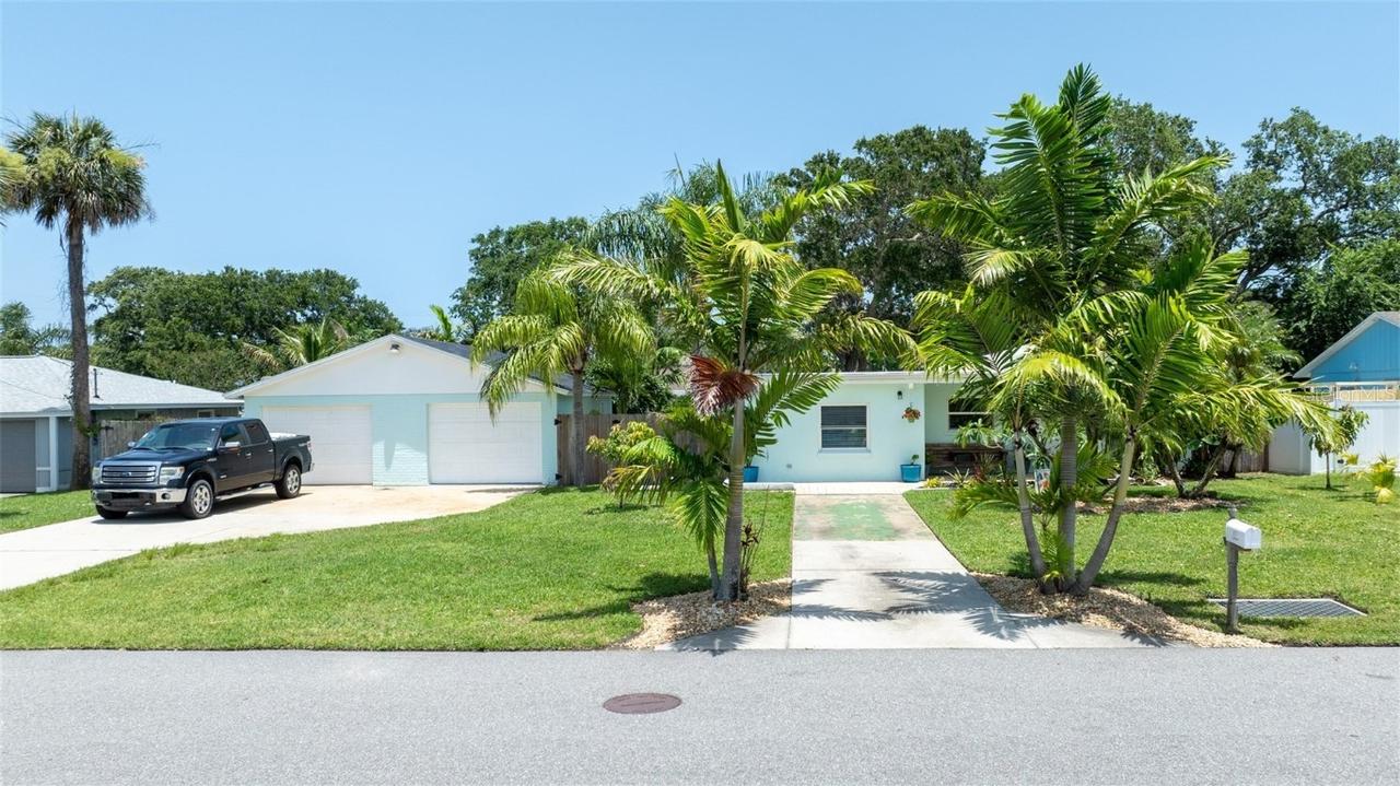 653 Goodwin Ave., New Smyrna Beach, FL 32169