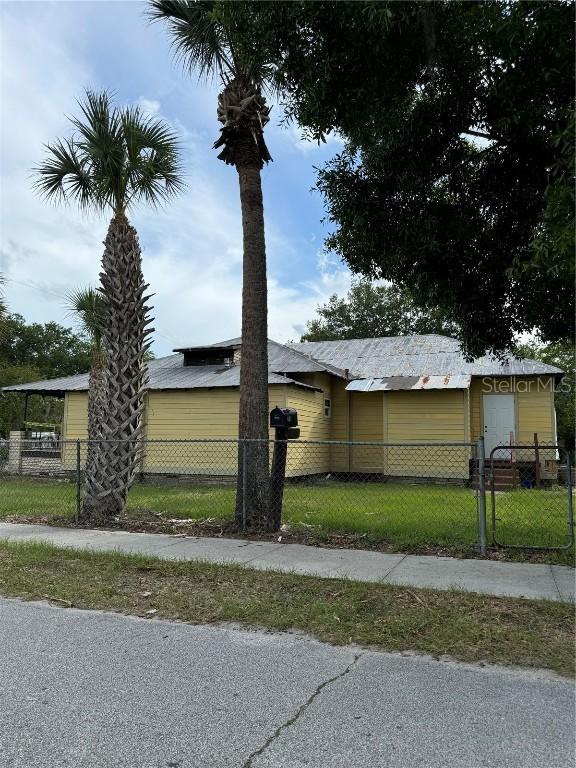 585 Washington St., New Smyrna Beach, FL 32168