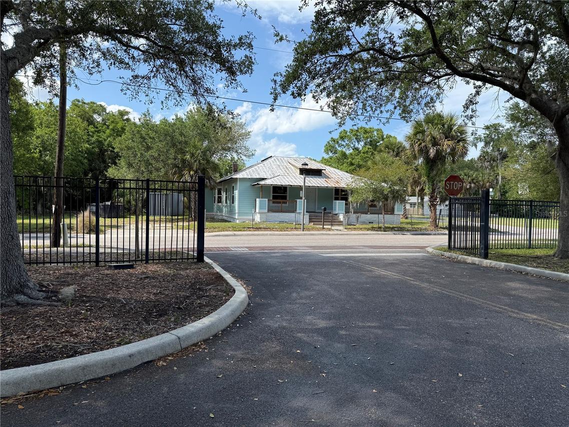 585 Washington St., New Smyrna Beach, FL 32168