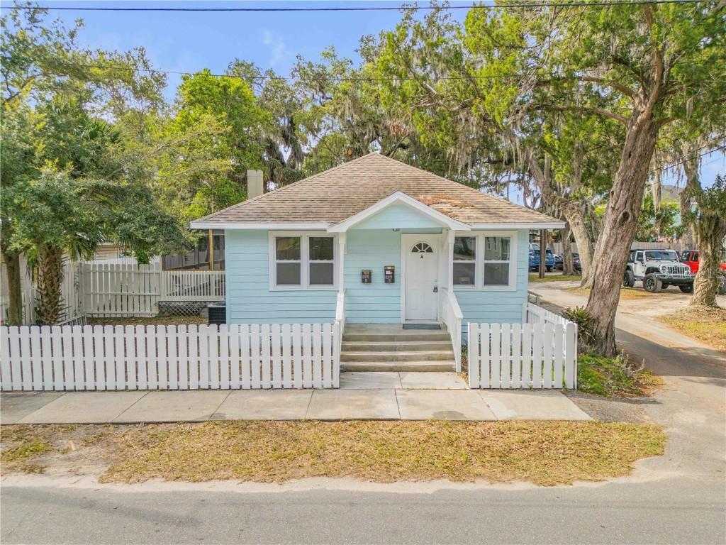 204 Anderson St., New Smyrna Beach, FL 32168